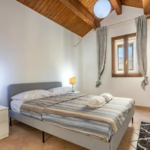 Convivo , Lecce Italia